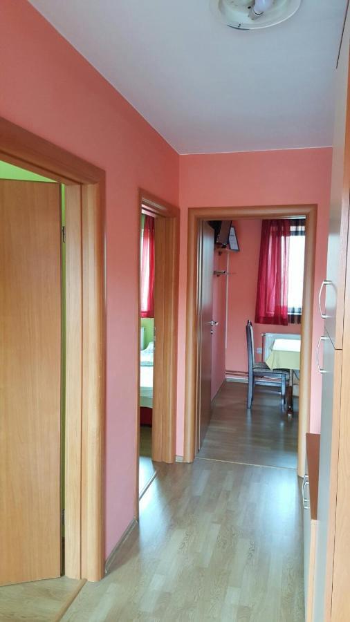 Apartmani Malina 3 Bijeljina Exteriör bild